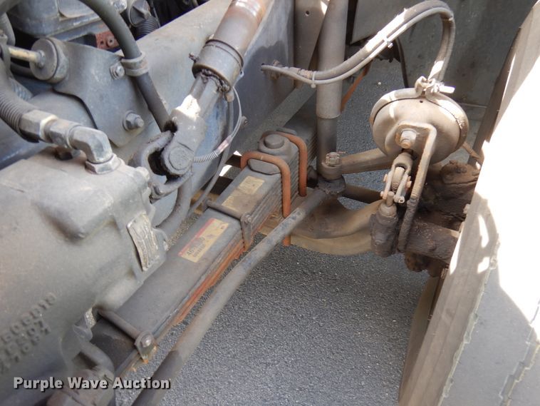 image for item IT9253 2001 Freightliner FL80  pumper fire truck