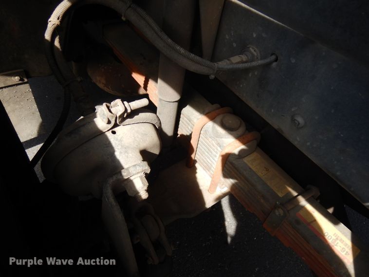 image for item IT9253 2001 Freightliner FL80  pumper fire truck