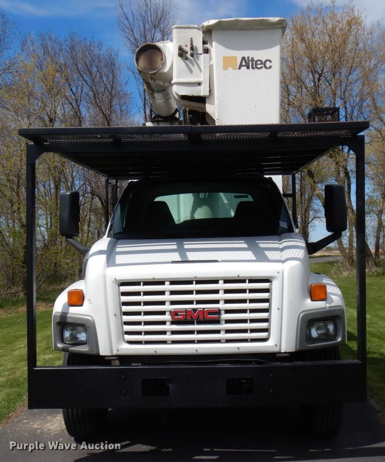 image for item IT9257 2004 GMC C7500  forestry bucket truck