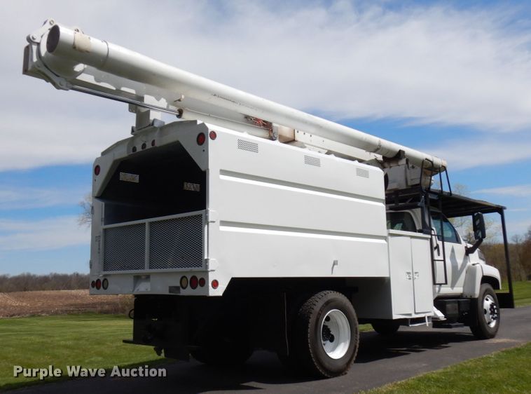 image for item IT9257 2004 GMC C7500  forestry bucket truck