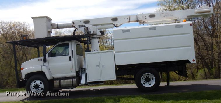 image for item IT9257 2004 GMC C7500  forestry bucket truck