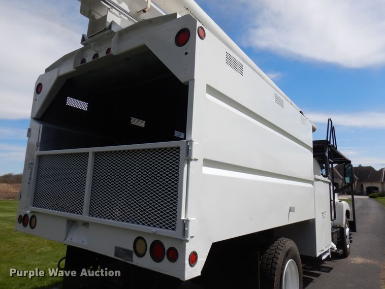 image for item IT9257 2004 GMC C7500  forestry bucket truck