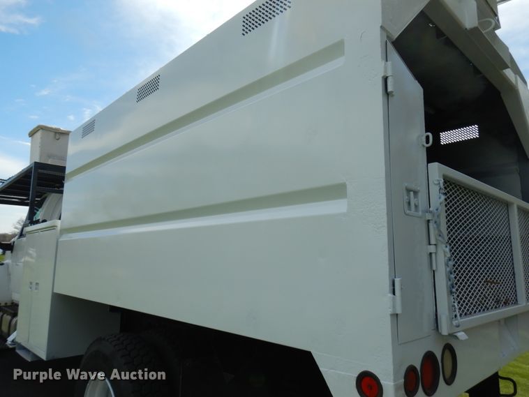 image for item IT9257 2004 GMC C7500  forestry bucket truck