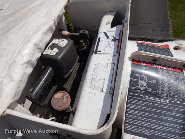 image for item IT9257 2004 GMC C7500  forestry bucket truck