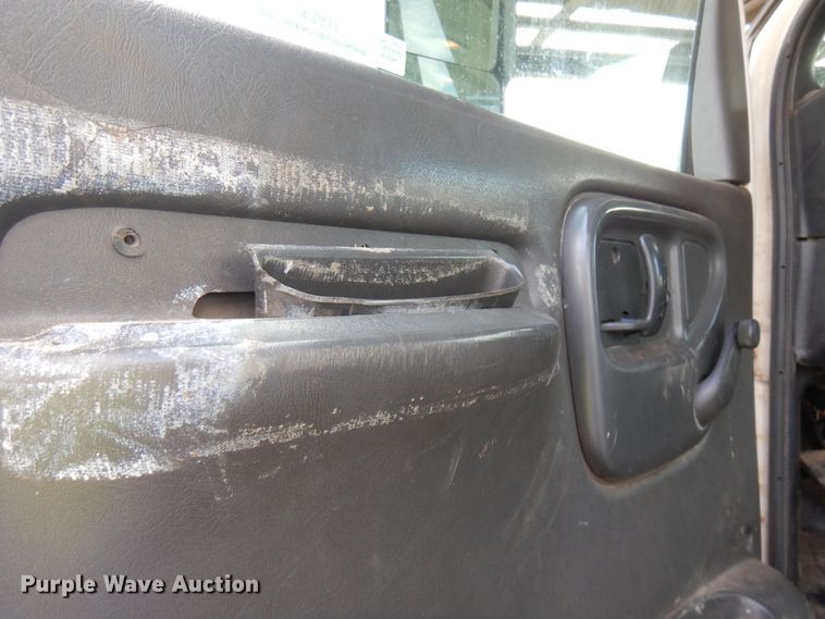 image for item IT9257 2004 GMC C7500  forestry bucket truck