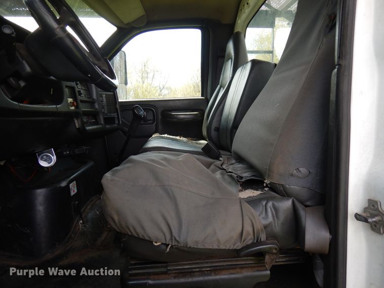 image for item IT9257 2004 GMC C7500  forestry bucket truck