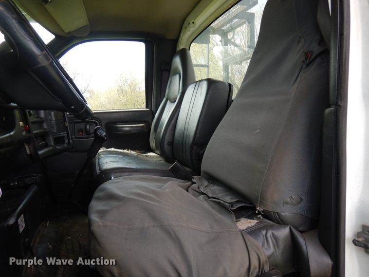 image for item IT9257 2004 GMC C7500  forestry bucket truck