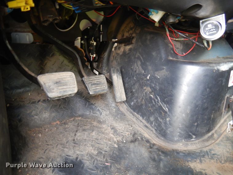 image for item IT9257 2004 GMC C7500  forestry bucket truck