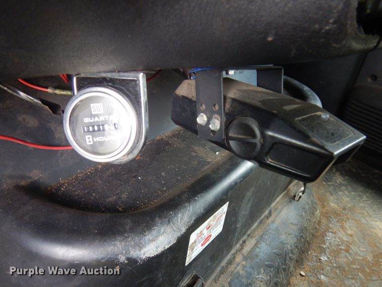 image for item IT9257 2004 GMC C7500  forestry bucket truck