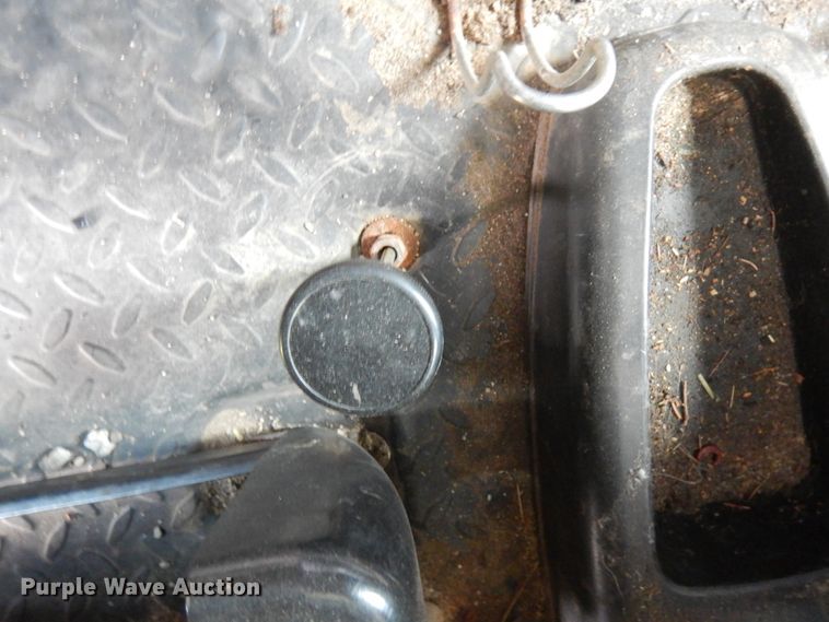 image for item IT9257 2004 GMC C7500  forestry bucket truck