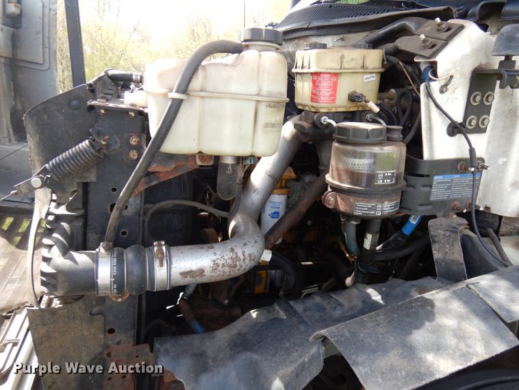 image for item IT9257 2004 GMC C7500  forestry bucket truck