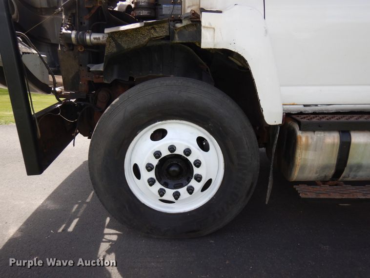 image for item IT9257 2004 GMC C7500  forestry bucket truck