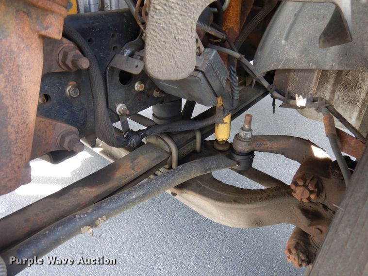 image for item IT9257 2004 GMC C7500  forestry bucket truck