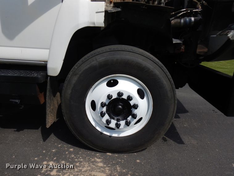 image for item IT9257 2004 GMC C7500  forestry bucket truck