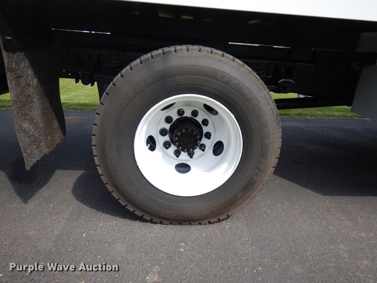 image for item IT9257 2004 GMC C7500  forestry bucket truck