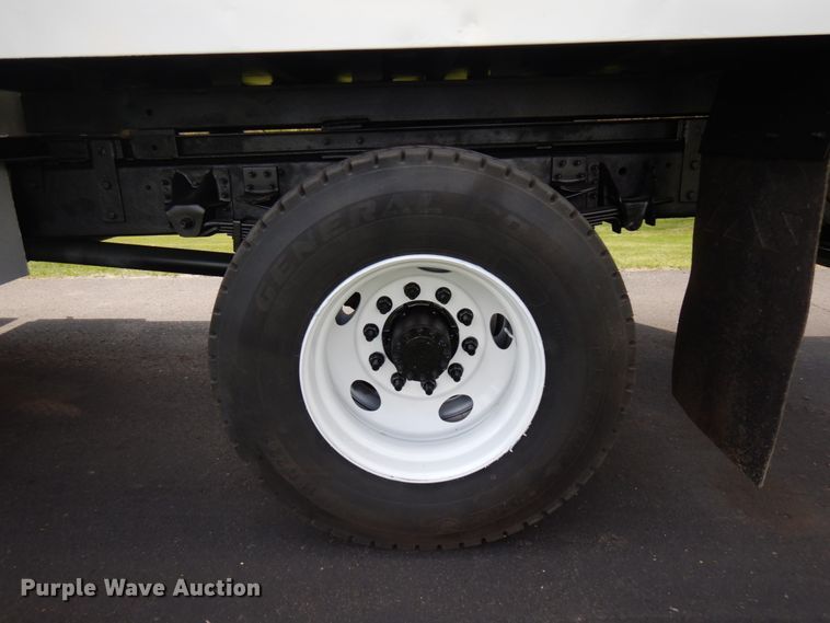 image for item IT9257 2004 GMC C7500  forestry bucket truck