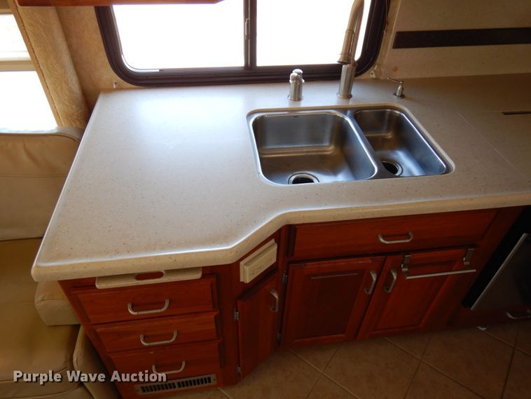 image for item IT9311 2006 Fleetwood American Tradition  RV