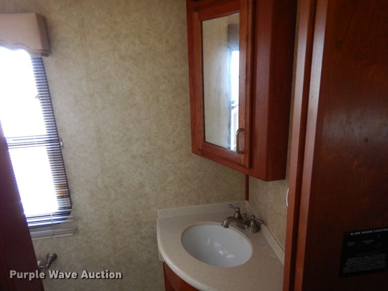 image for item IT9311 2006 Fleetwood American Tradition  RV