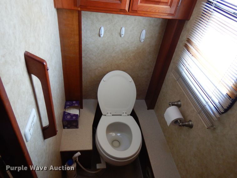 image for item IT9311 2006 Fleetwood American Tradition  RV