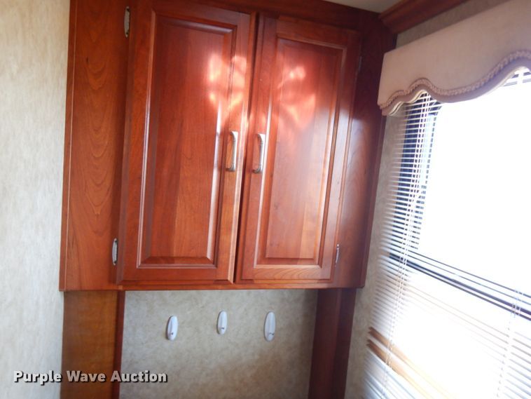 image for item IT9311 2006 Fleetwood American Tradition  RV