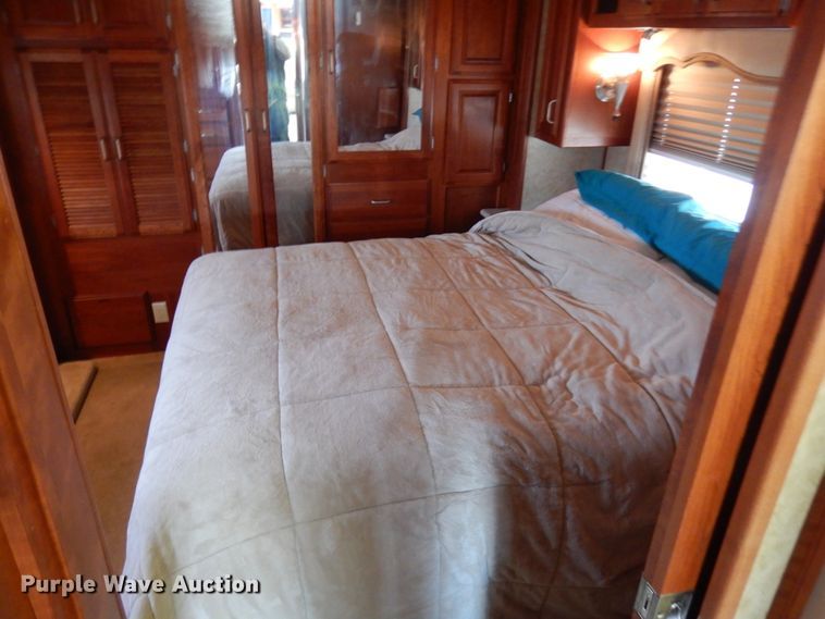 image for item IT9311 2006 Fleetwood American Tradition  RV