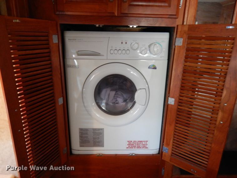 image for item IT9311 2006 Fleetwood American Tradition  RV