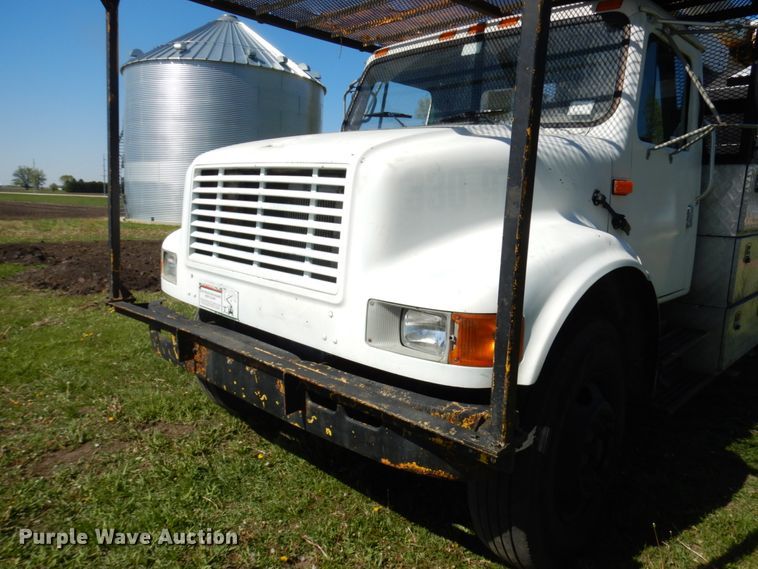 image for item IT9378 2001 International 4700  forestry bucket truck