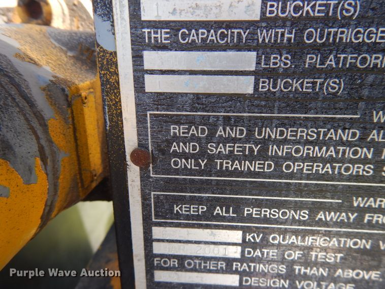 image for item IT9378 2001 International 4700  forestry bucket truck