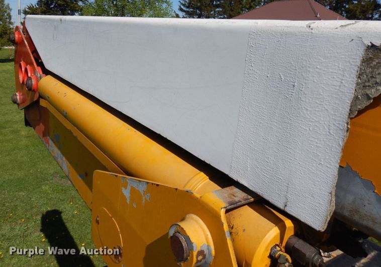 image for item IT9378 2001 International 4700  forestry bucket truck