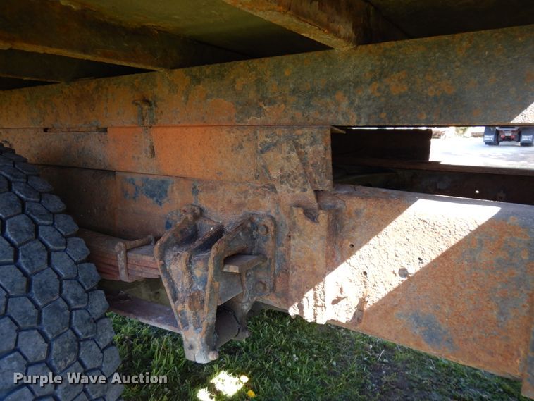 image for item IT9378 2001 International 4700  forestry bucket truck