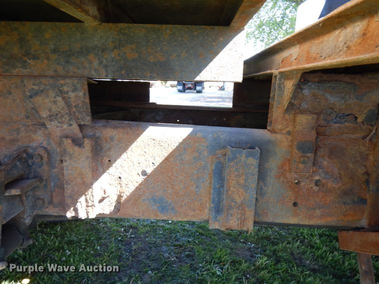 image for item IT9378 2001 International 4700  forestry bucket truck