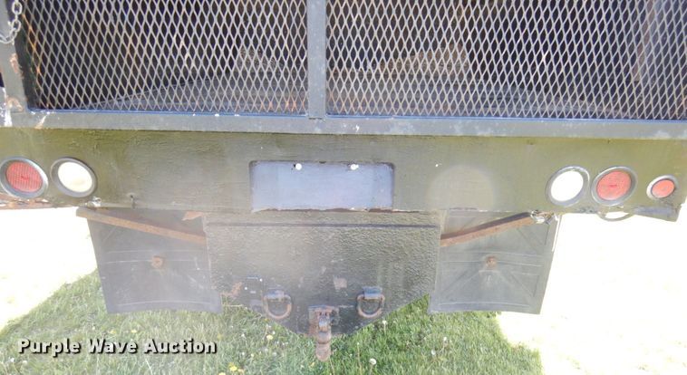 image for item IT9378 2001 International 4700  forestry bucket truck