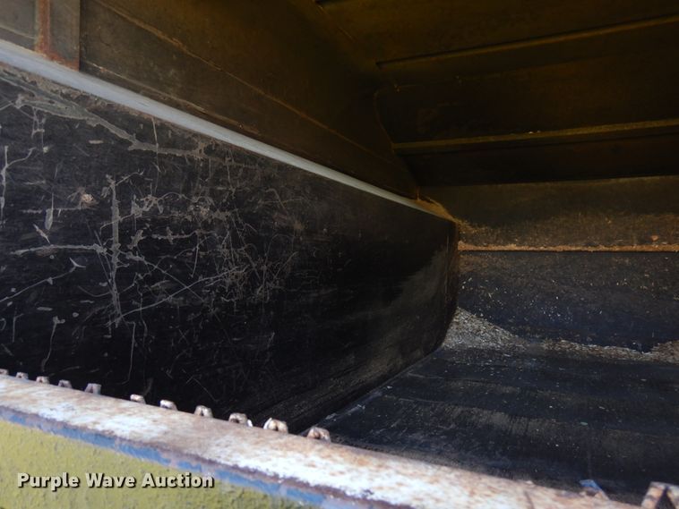 image for item IT9378 2001 International 4700  forestry bucket truck