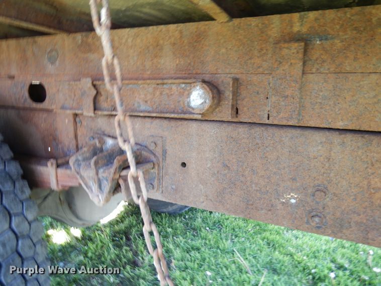 image for item IT9378 2001 International 4700  forestry bucket truck