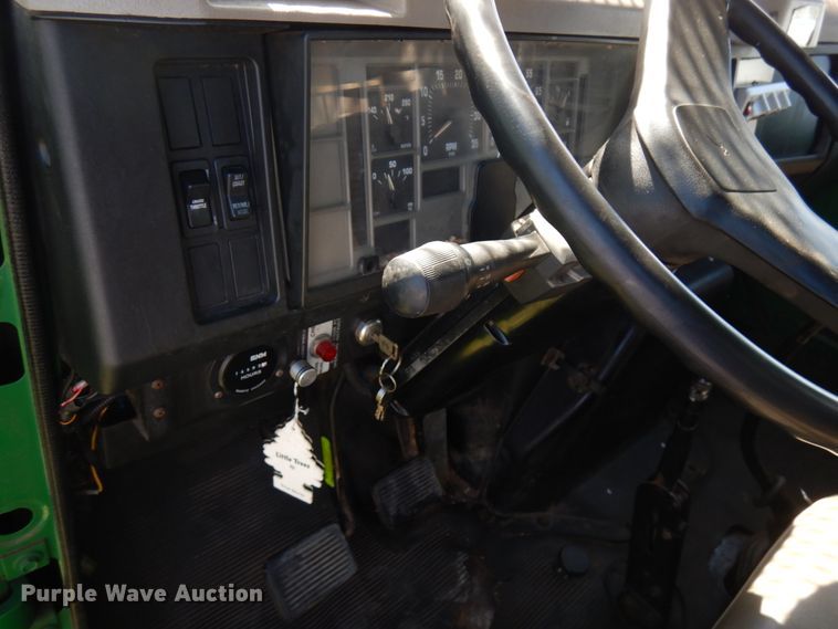 image for item IT9378 2001 International 4700  forestry bucket truck