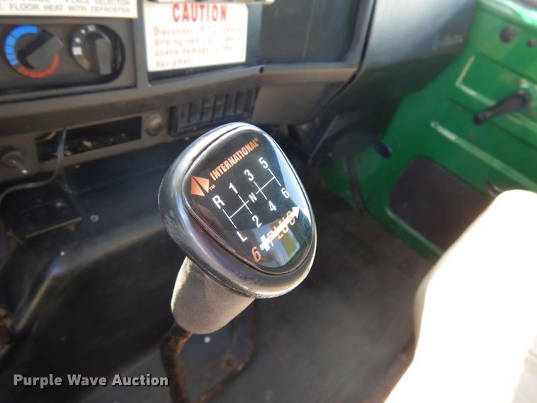 image for item IT9378 2001 International 4700  forestry bucket truck