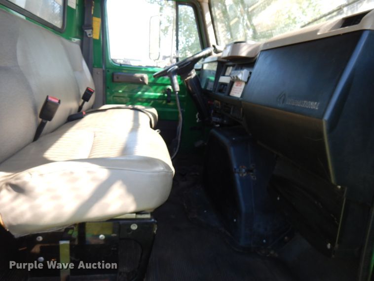 image for item IT9378 2001 International 4700  forestry bucket truck