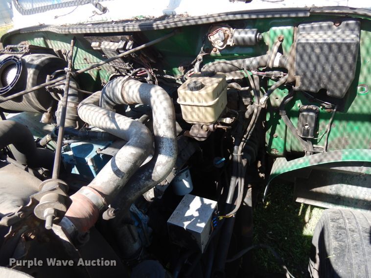 image for item IT9378 2001 International 4700  forestry bucket truck