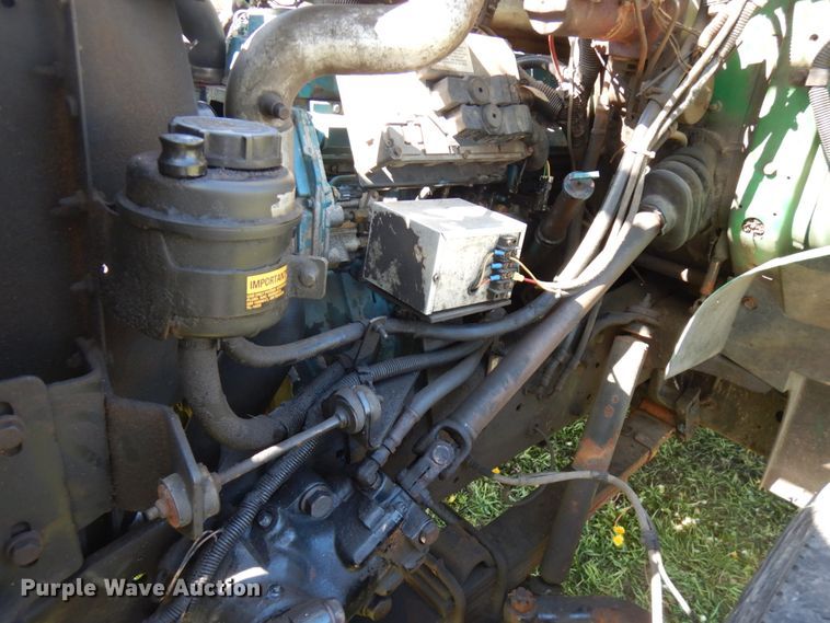 image for item IT9378 2001 International 4700  forestry bucket truck