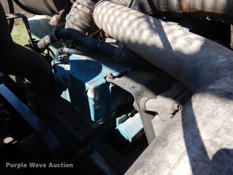 image for item IT9378 2001 International 4700  forestry bucket truck