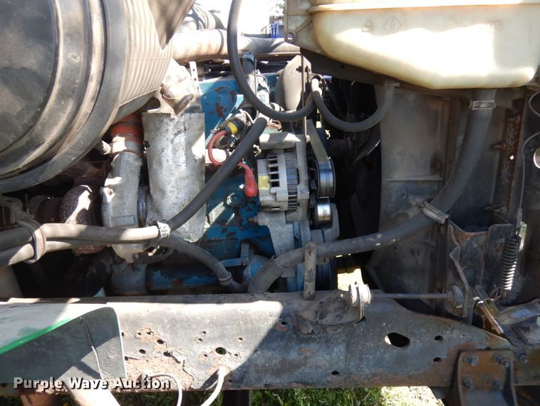 image for item IT9378 2001 International 4700  forestry bucket truck