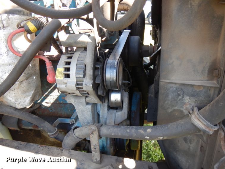 image for item IT9378 2001 International 4700  forestry bucket truck