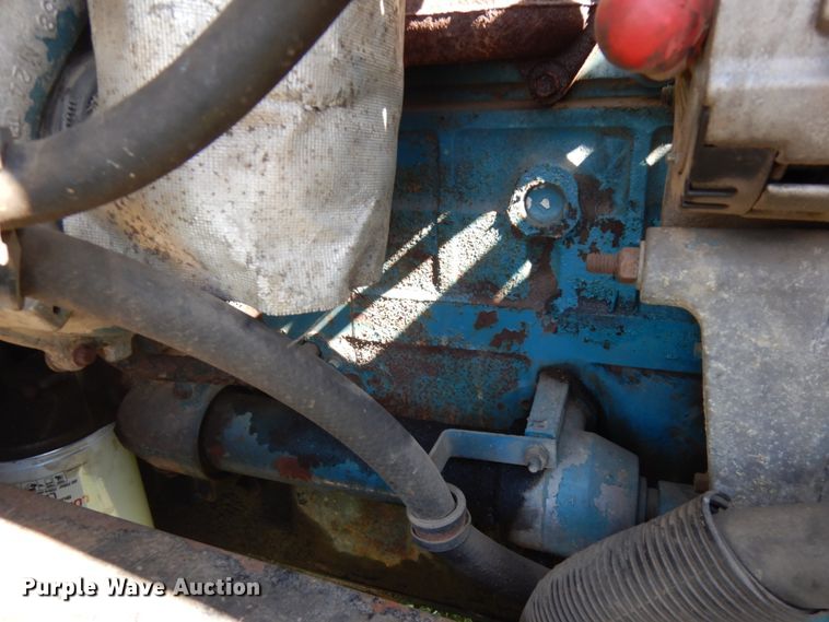 image for item IT9378 2001 International 4700  forestry bucket truck