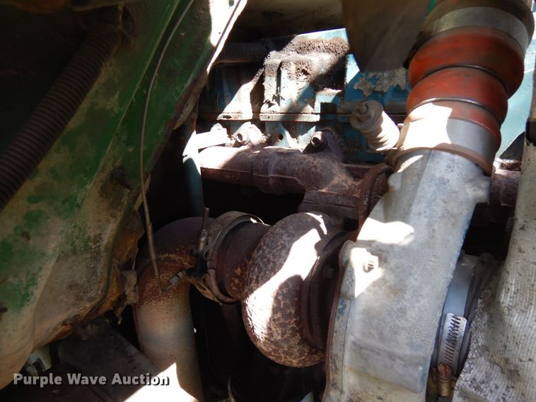 image for item IT9378 2001 International 4700  forestry bucket truck