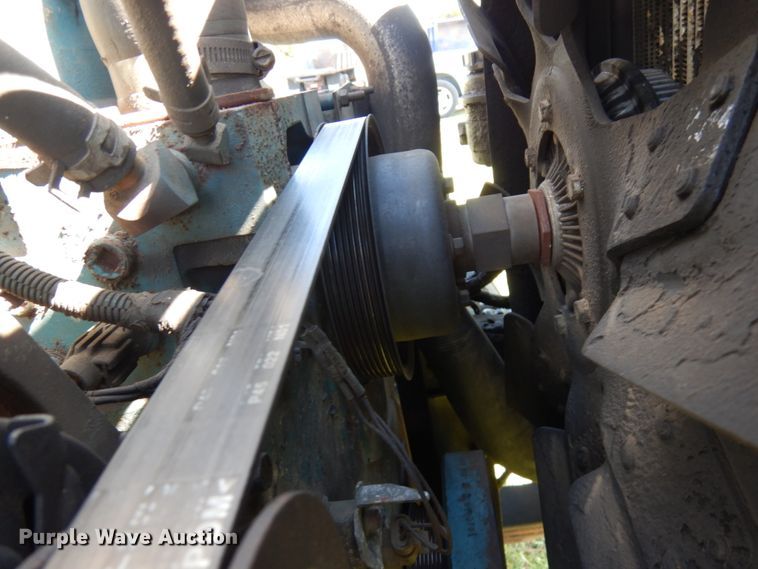 image for item IT9378 2001 International 4700  forestry bucket truck