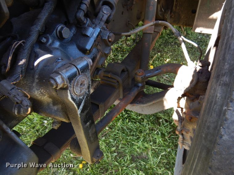 image for item IT9378 2001 International 4700  forestry bucket truck