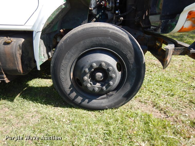 image for item IT9378 2001 International 4700  forestry bucket truck