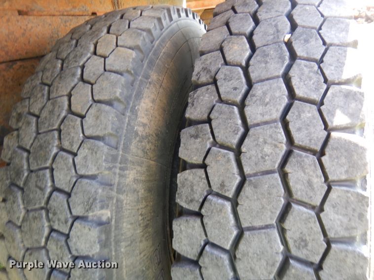 image for item IT9378 2001 International 4700  forestry bucket truck