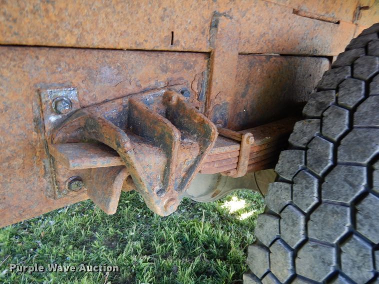 image for item IT9378 2001 International 4700  forestry bucket truck