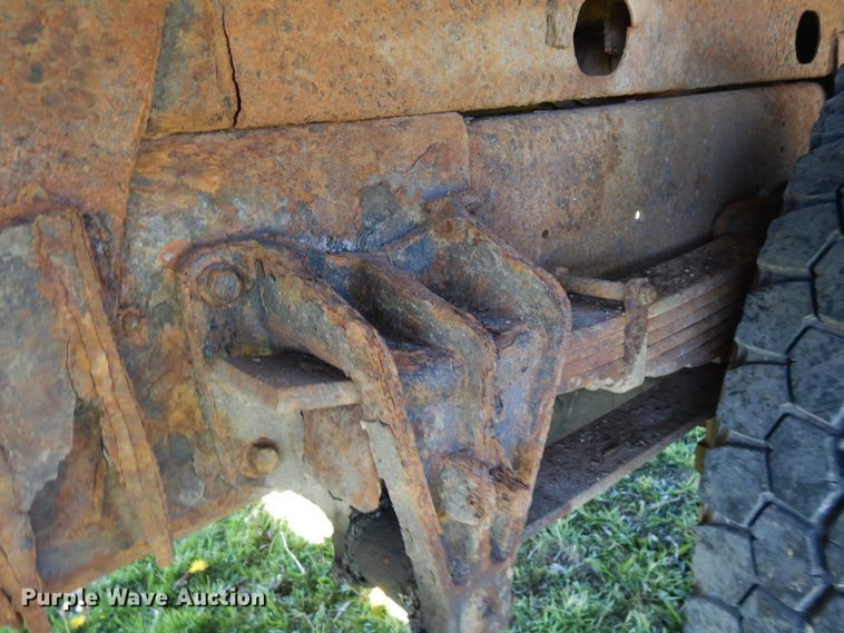 image for item IT9378 2001 International 4700  forestry bucket truck